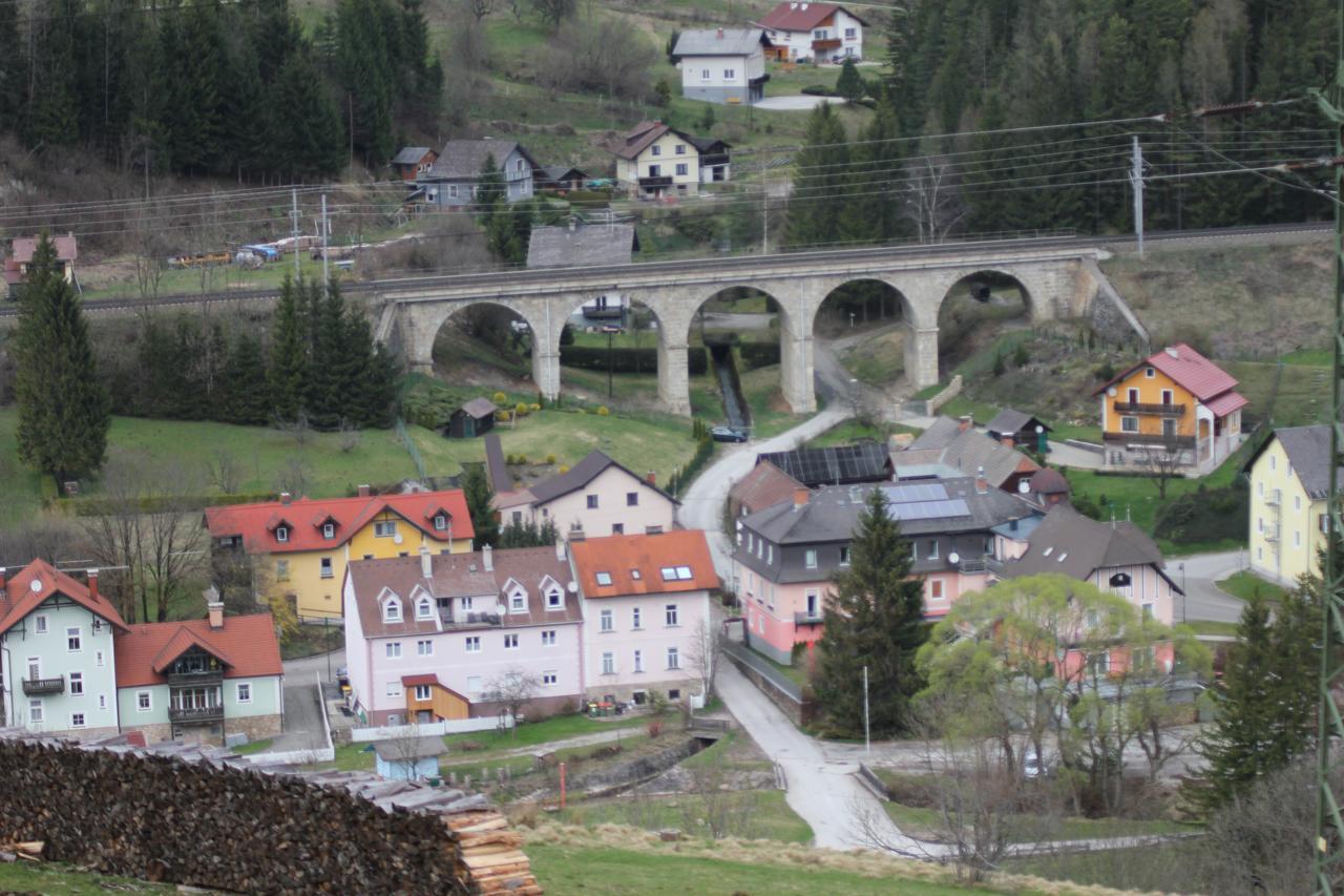 Fruehstueckspension Gasthof Gesslbauer Hotel Steinhaus am Semmering Luaran gambar